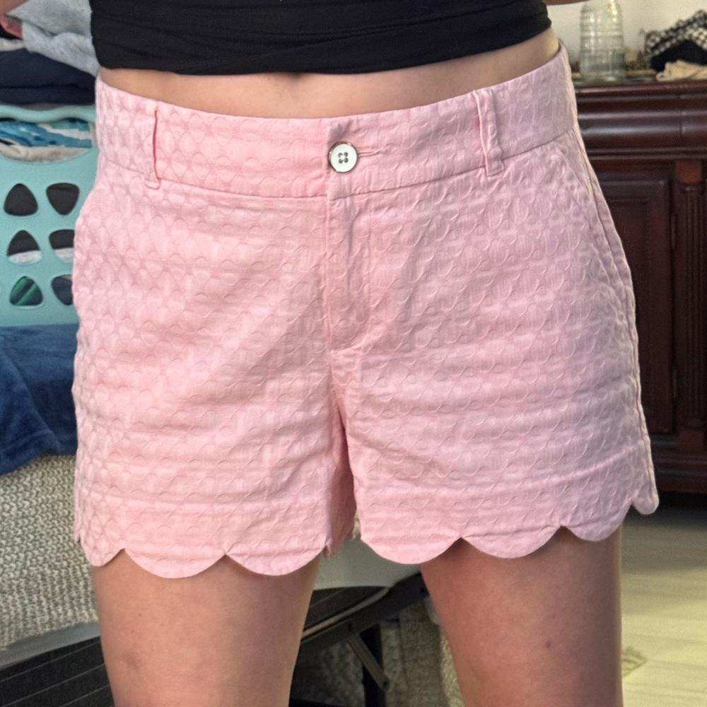 Crown and Ivy scalloped shorts size 8 pink